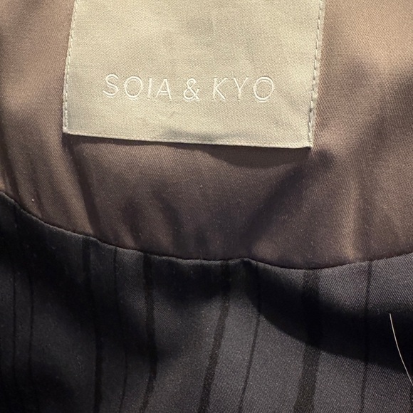 🔥 Soia & Kyo Women's Beige down and fur Puffer Jacket SzM - Picture 8 of 8